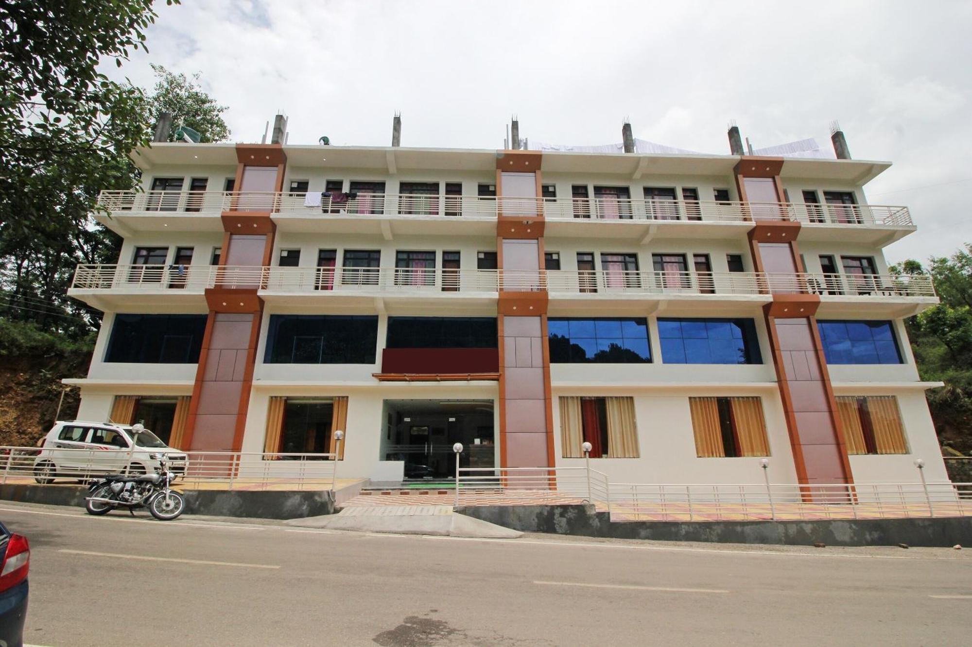 Oyo Hotel Chandni Дармсала Экстерьер фото